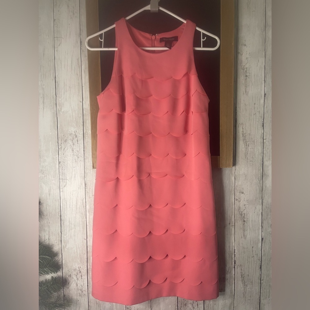 White House Black Market Scalloped Tiered Sculpted Shift Coral Dress Size 2
